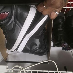 Nike Men’s Black and White Low-Top Sneakers